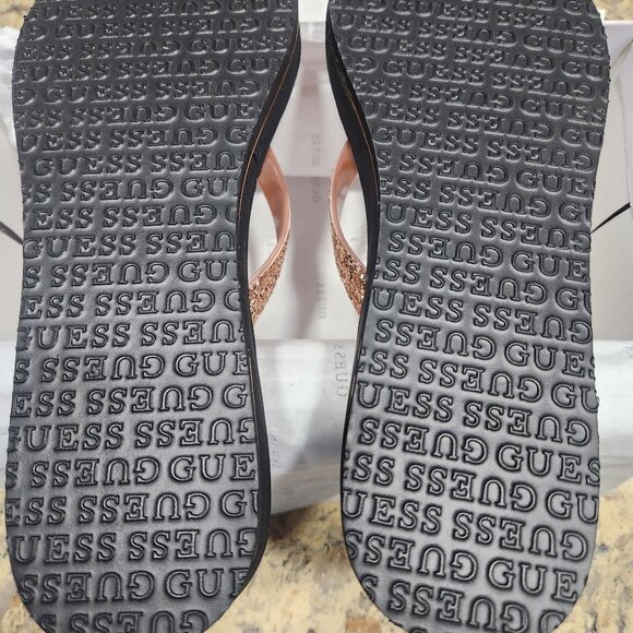 Guess Flip Flops - Picture 1 of 4
